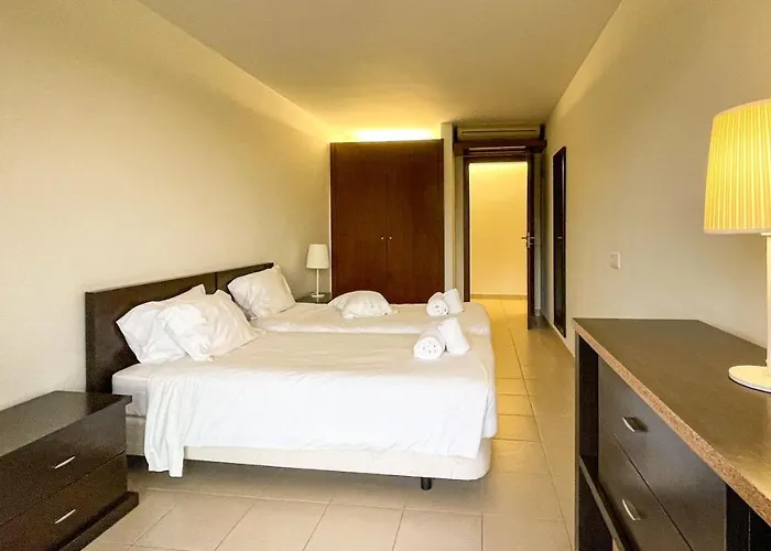 Herdade Dos Salgados,t3 8c-1b, Lagoas *